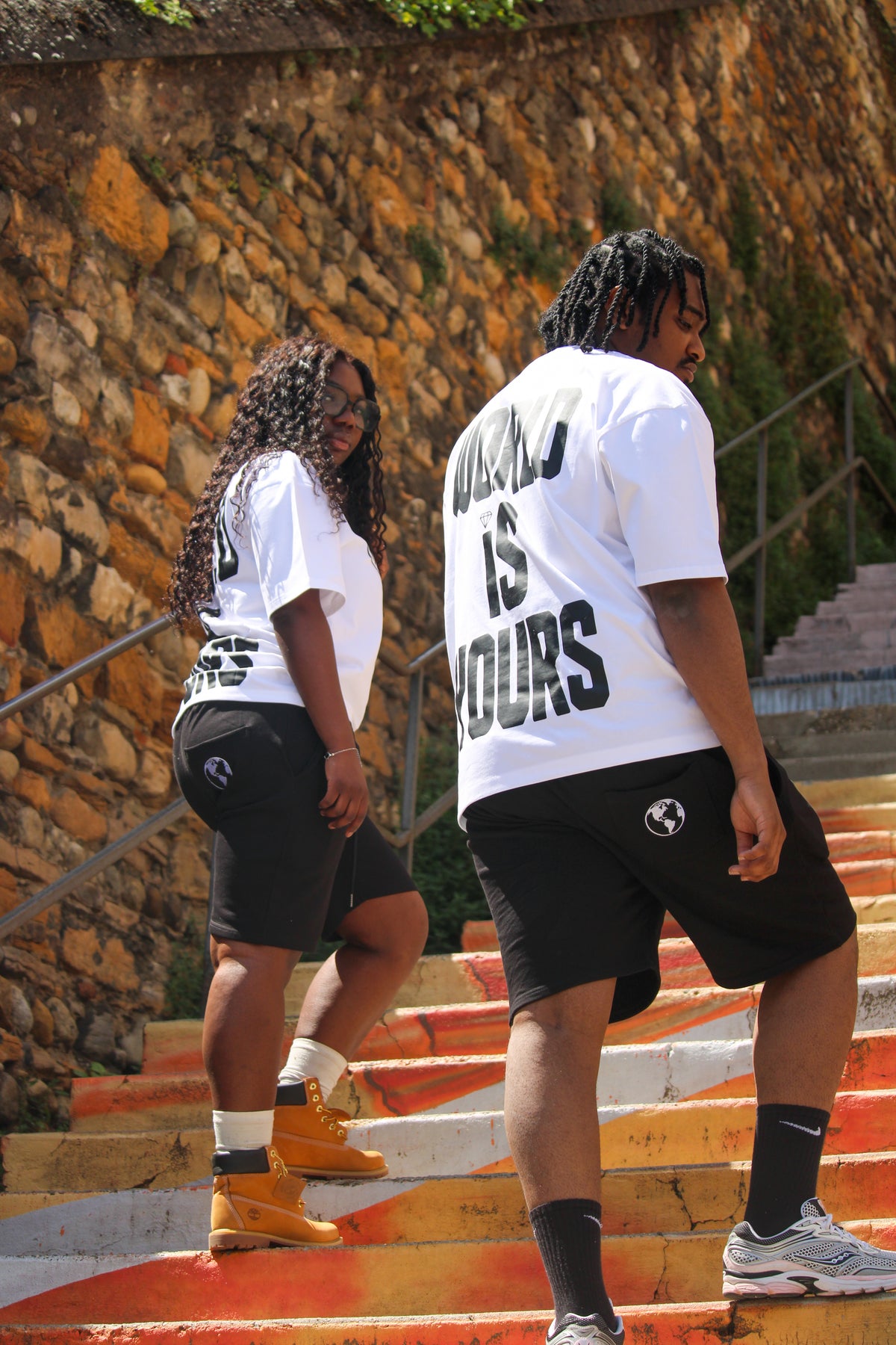 Short "WORLD IS YOURS"
