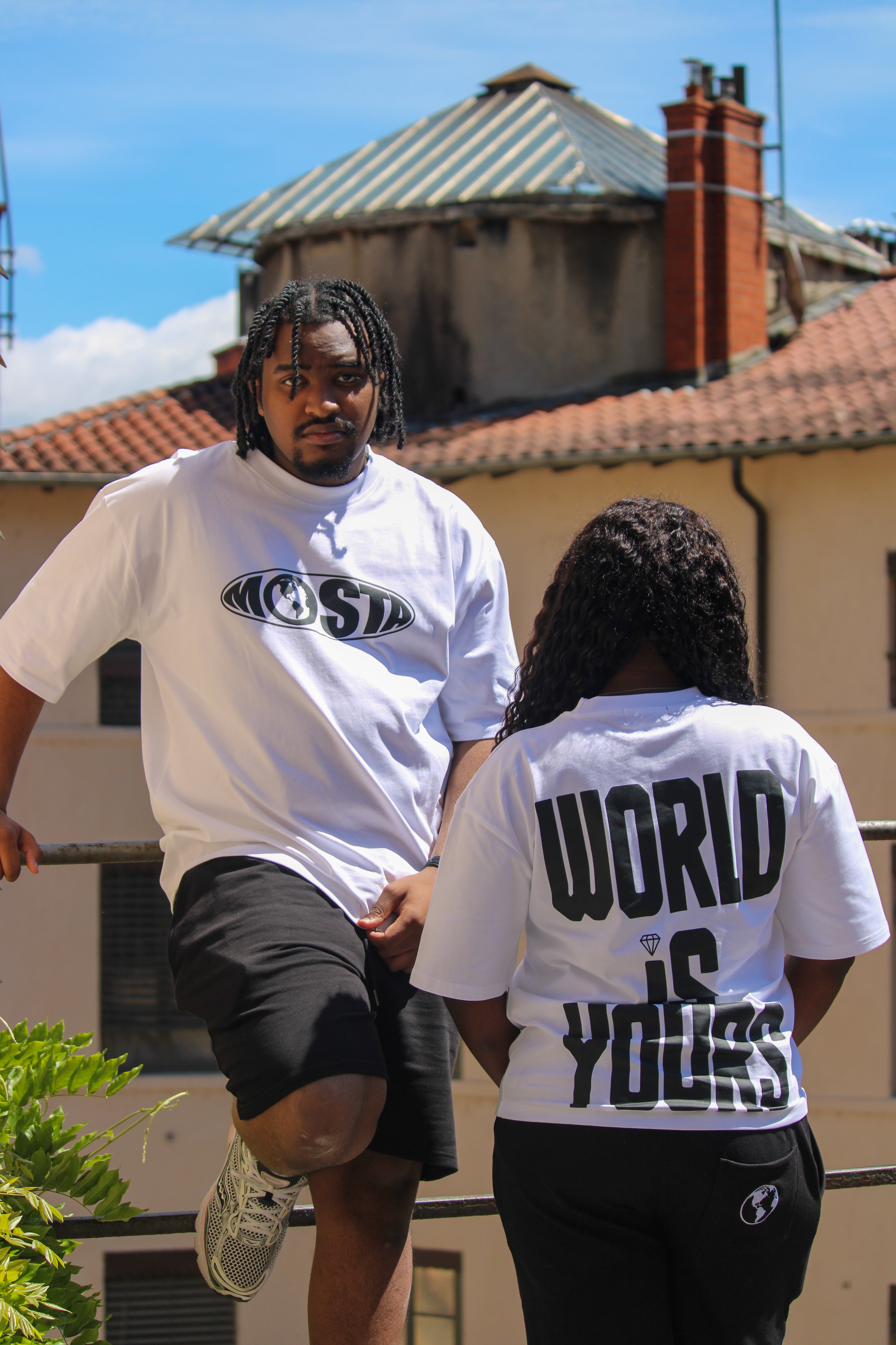 Short "WORLD IS YOURS"
